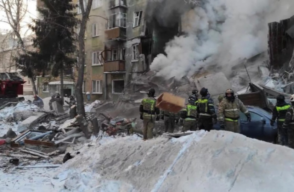 Из-под завалов дома в Новосибирске спасли 14 человек